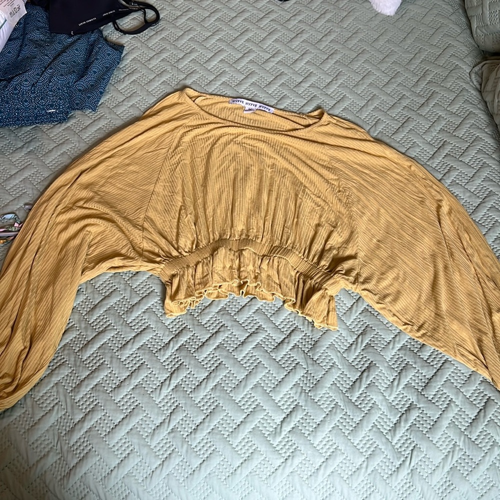 ‼️2 for $12‼️ Long sleeve cropped top